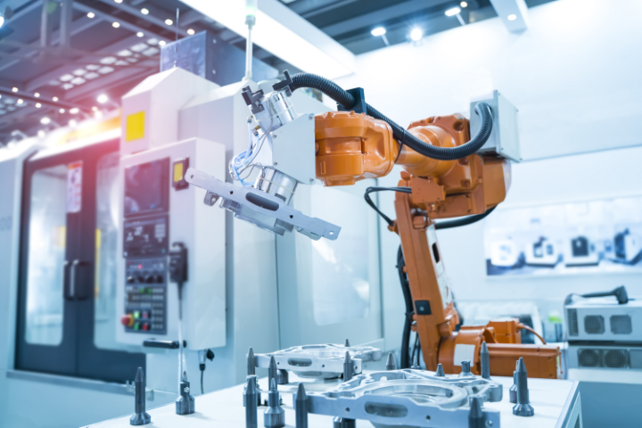 Automatyzacja przemysłu – poznaj najważniejsze zalety automatyzacji procesów produkcji